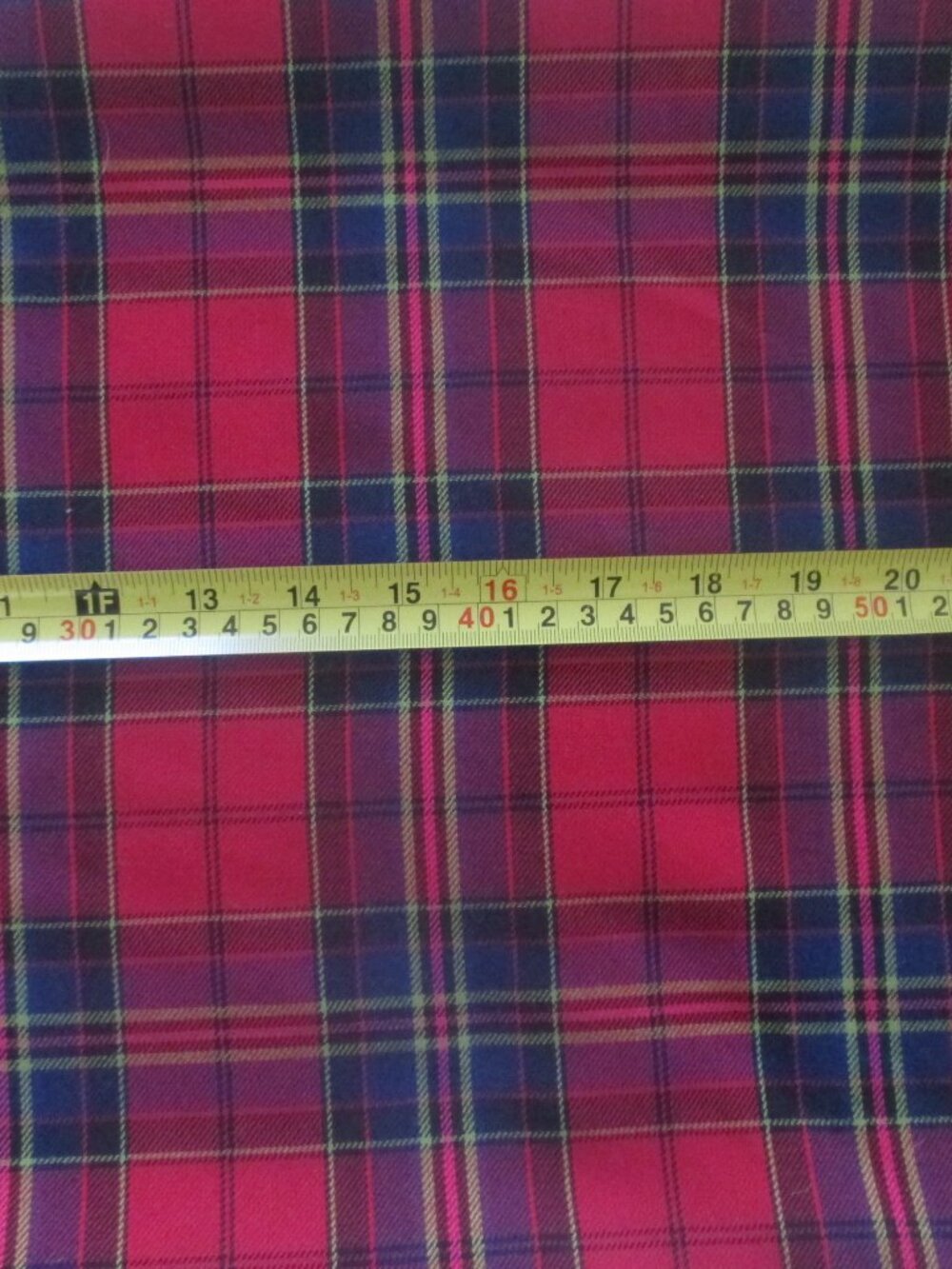 3 Yards Vintage Tartan Plaid Fabric - Picture 3 of 5